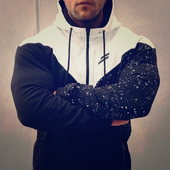 Meet your Posher, Akeya - Picture 1 of 4